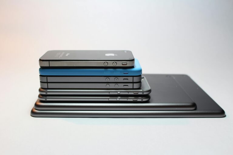 Best Smartphones Under 30K for Gamers, Photographers, and Power Users